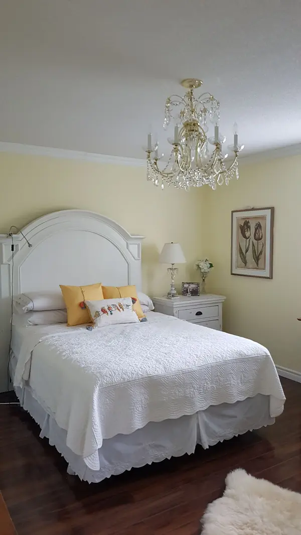 76 Stanley ST, Barrie, ON L4M 6V5