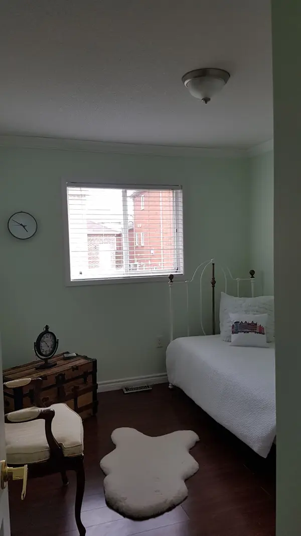 76 Stanley ST, Barrie, ON L4M 6V5