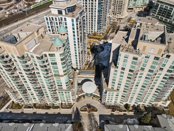 2111 Lake Shore BLVD W #812, Toronto W06, ON M8V 4B2
