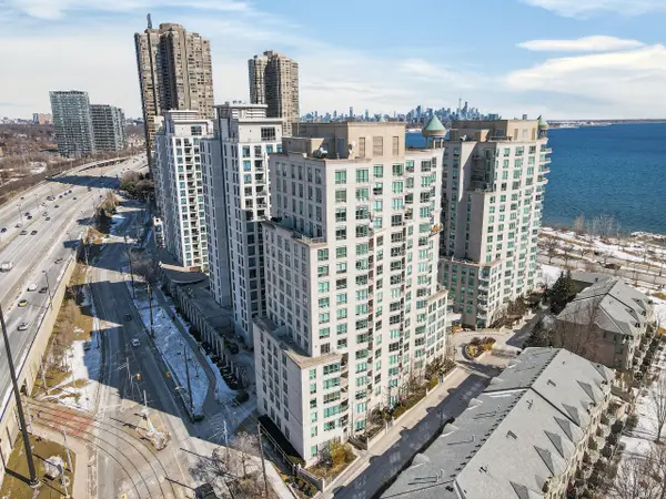 2111 Lake Shore BLVD W #812, Toronto W06, ON M8V 4B2