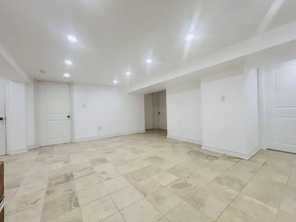 2463 Camilla RD #Lower, Mississauga, ON L5A 2K4