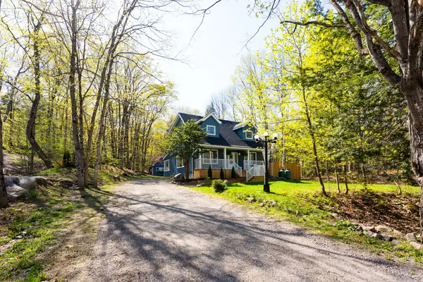 21 Todholm DR, Muskoka Lakes, ON P0B 1J0