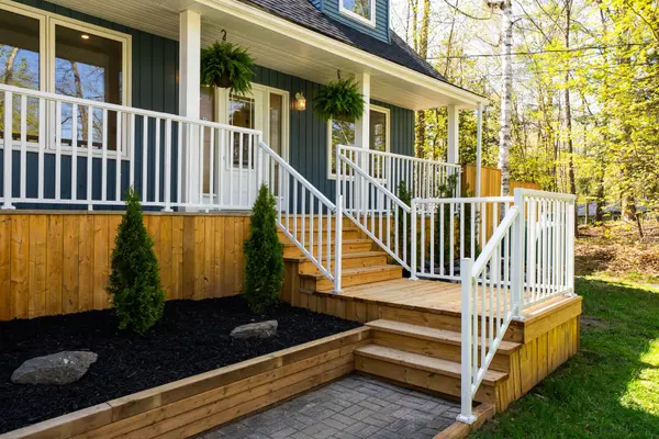 21 Todholm DR, Muskoka Lakes, ON P0B 1J0