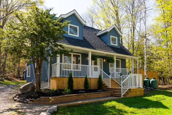 21 Todholm DR, Muskoka Lakes, ON P0B 1J0