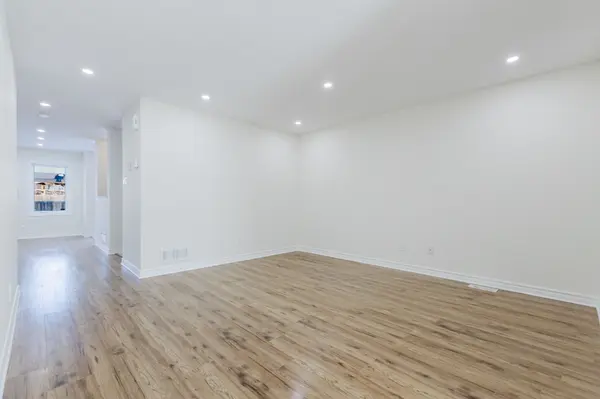 637 Clearbrook DR, Barrhaven, ON K2J 5S1