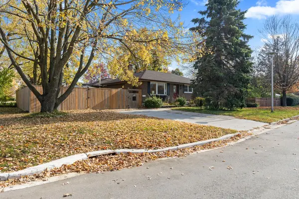 106 Laurentian DR N, London East, ON N5W 1P2