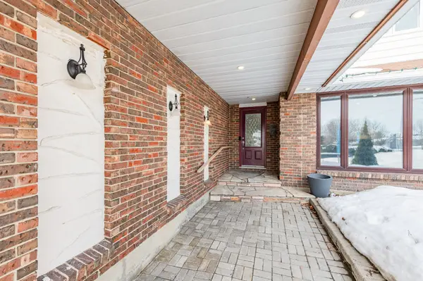 2007 TAWNEY RD, Elmvale Acres And Area, ON K1G 1B5