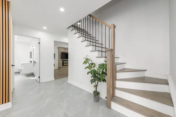 2007 TAWNEY RD, Elmvale Acres And Area, ON K1G 1B5