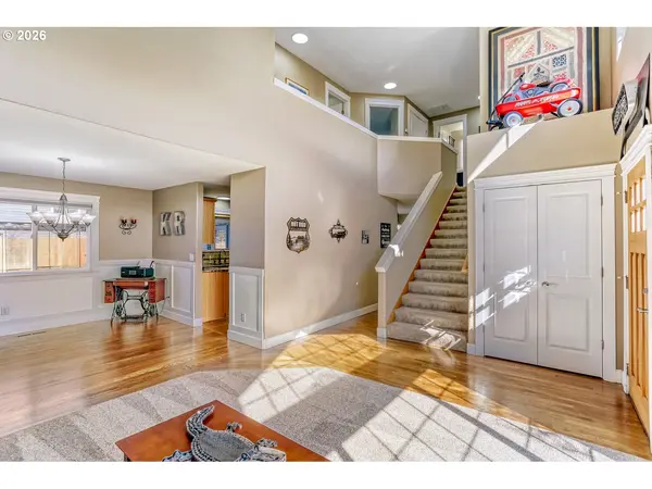 19453 Sunset Springs DR, Oregon City, OR 97045