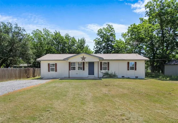 105 S 7th Street,  Celeste,  TX 75423