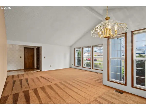 2276 B ST, Hubbard, OR 97032