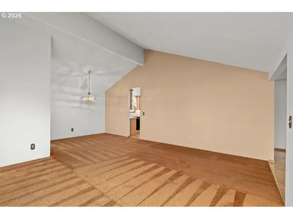 2276 B ST, Hubbard, OR 97032