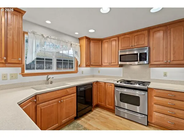 2276 B ST, Hubbard, OR 97032