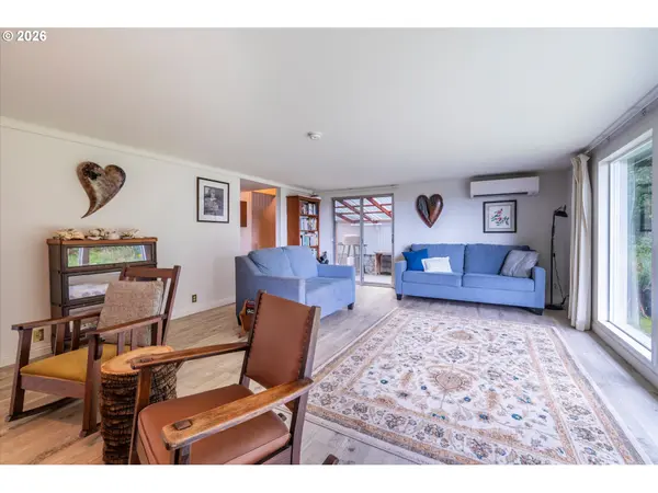 42528 HENSLEY HILL RD, Port Orford, OR 97465