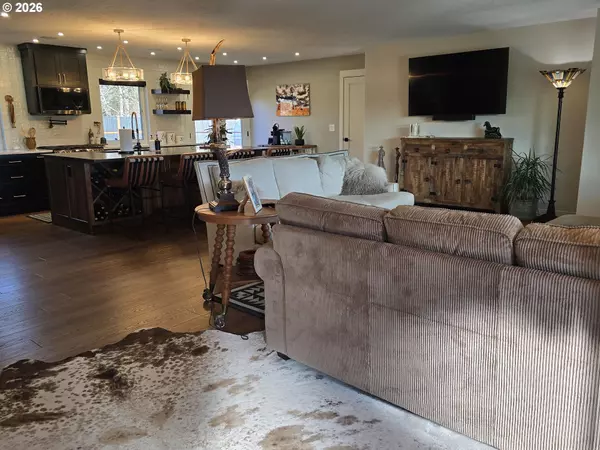 Dufur, OR 97021,230 HOGANS ALY