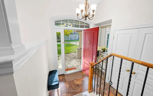 1465 Shamrock LN, Oakville, ON L6L 1R1