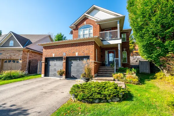 43 Woodlawn CT, Hamilton, ON L9H 7S2
