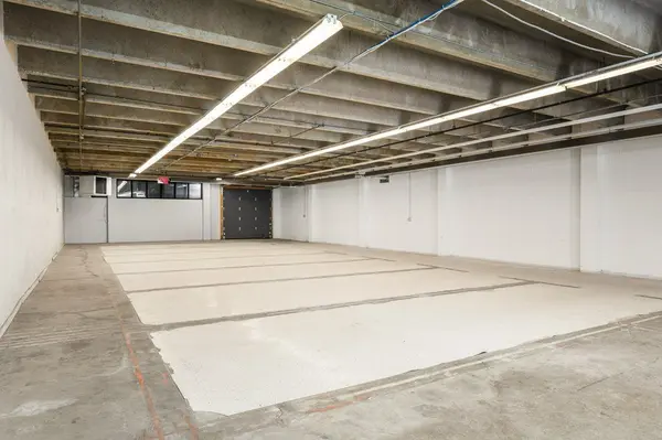 33 Capital DR #B, Tanglewood - Grenfell Glen - Pineglen, ON K2G 0E7