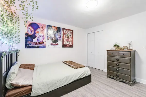 16 Ainslie AVE, Hamilton, ON L8S 2J3