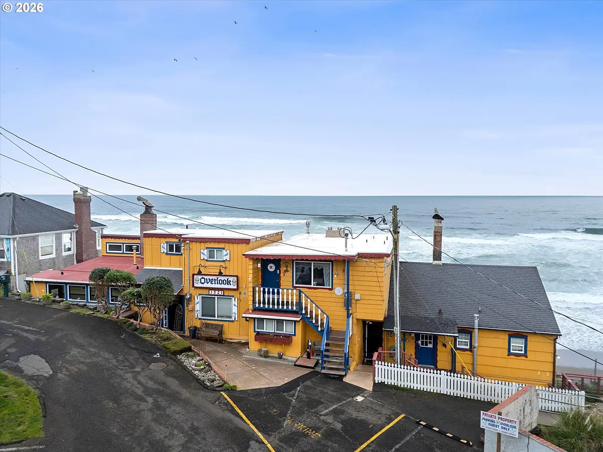 3521 SW ANCHOR AVE #2, Lincoln City, OR 97367