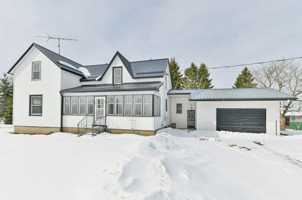 1172 Salem RD, Prince Edward County, ON K0K 1T0