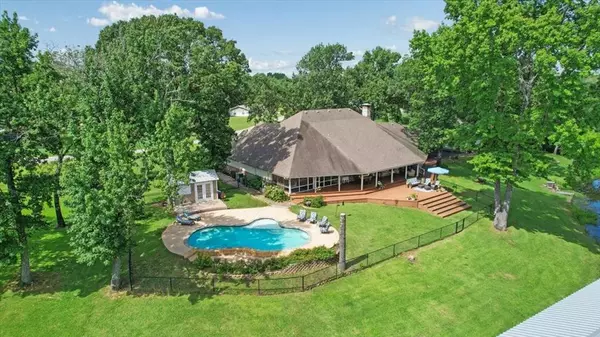 Athens, TX 75752,6130 Peninsula Circle