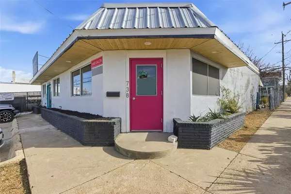 Dallas, TX 75208,738 W Davis Street