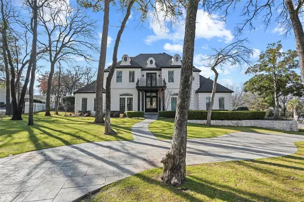 1804 Larkspur Court, Southlake, TX 76092