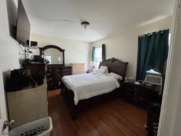 533 11Th Ave, Paterson City, NJ 07514