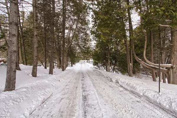 215 Uxbridge Pickering Townline, Pickering, ON L1Y 0A4