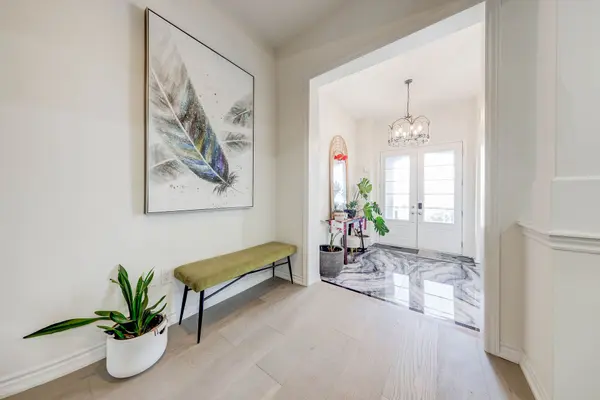 7 Cranley RD, East Gwillimbury, ON L9N 0T7