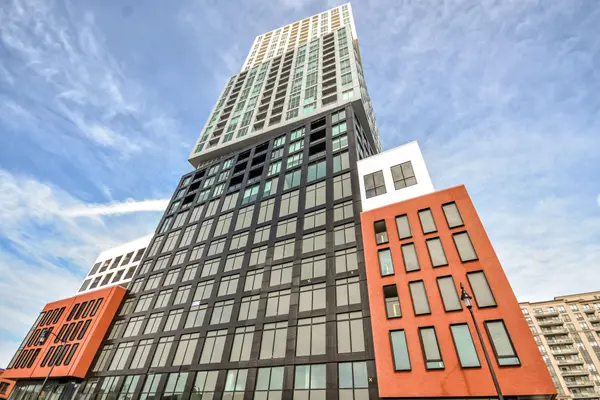 39 Mary ST #1304, Barrie, ON L4N 1S9