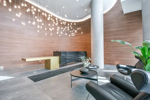 39 Mary ST #1304, Barrie, ON L4N 1S9