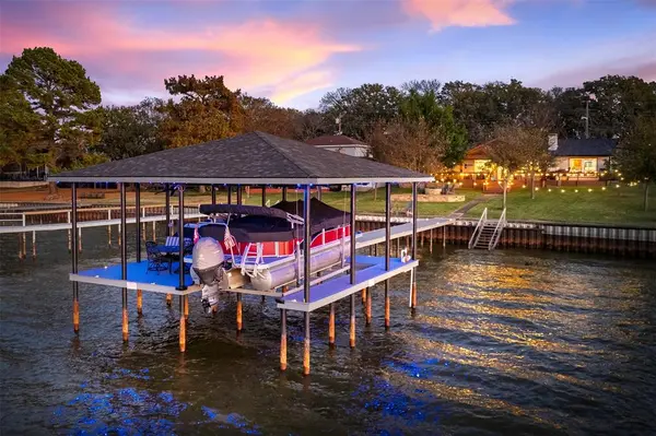 327 Admiral Drive, Gun Barrel City, TX 75156