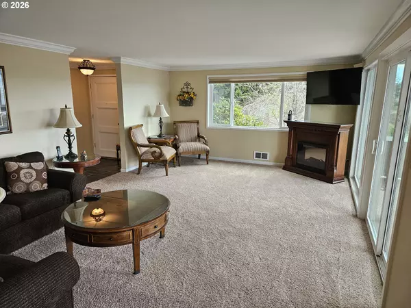 Coos Bay, OR 97420,290 N 3RD CT #1