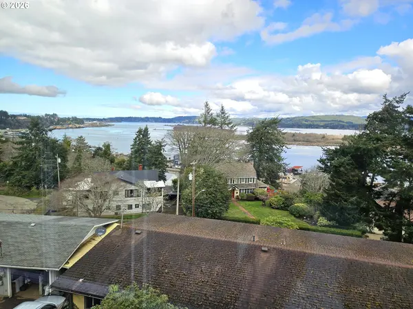 290 N 3RD CT #1, Coos Bay, OR 97420