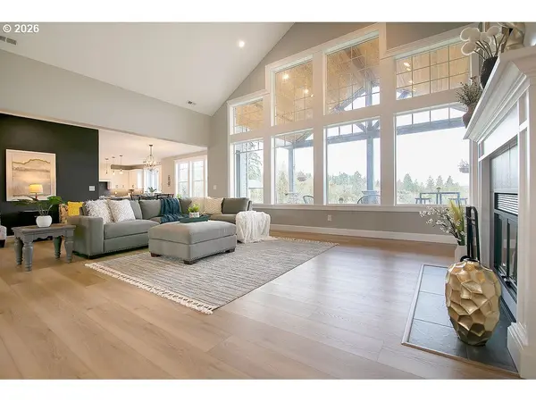 Castle Rock, WA 98611,302 WATERS RD