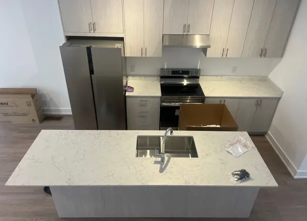 2 Chestnut CT, Aurora, ON L4G 4A4