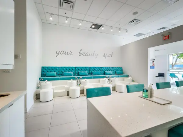 274 Manitoba ST, Toronto W06, ON M8Y 4G9