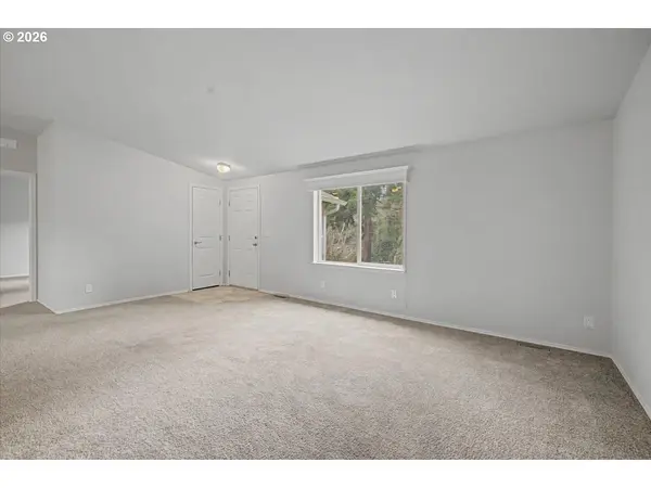 15 N HILLSIDE DR, Otis, OR 97368