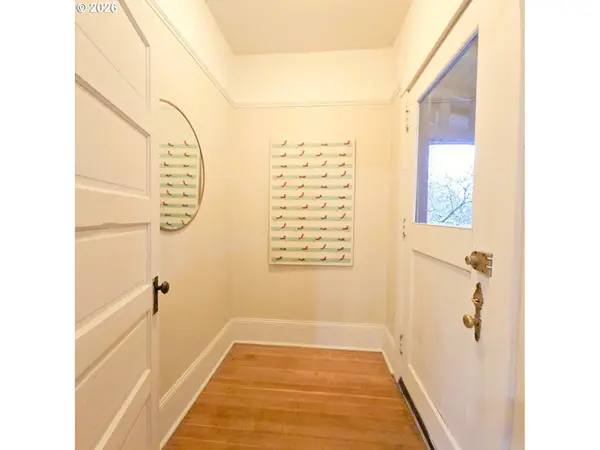 8227 N WOOLSEY AVE, Portland, OR 97203