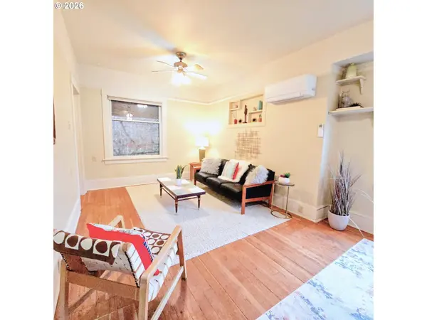 8227 N WOOLSEY AVE, Portland, OR 97203