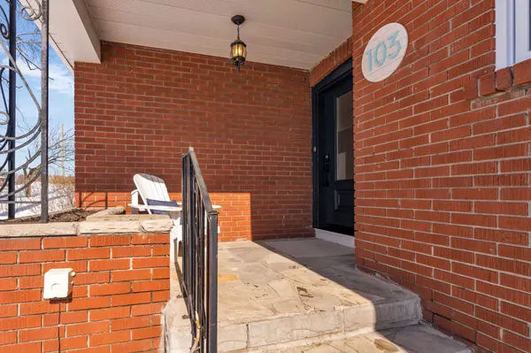 103 Rodney ST, Barrie, ON L4M 4C2