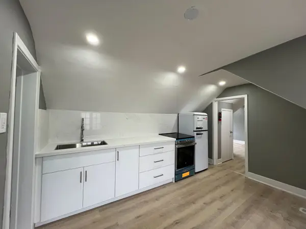 76 Ennerdale RD #UPPER, Toronto W03, ON M6E 4C4