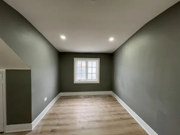 76 Ennerdale RD #UPPER, Toronto W03, ON M6E 4C4