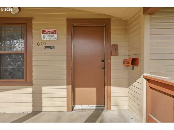 Longview, WA 98632,607 21ST AVE