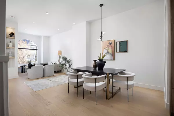 Toronto C01, ON M5S 2N6,292 Borden ST