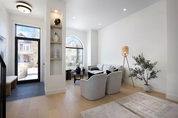 Toronto C01, ON M5S 2N6,292 Borden ST