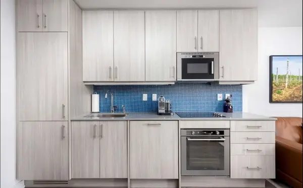 297 College ST #623, Toronto C01, ON M5T 0C2