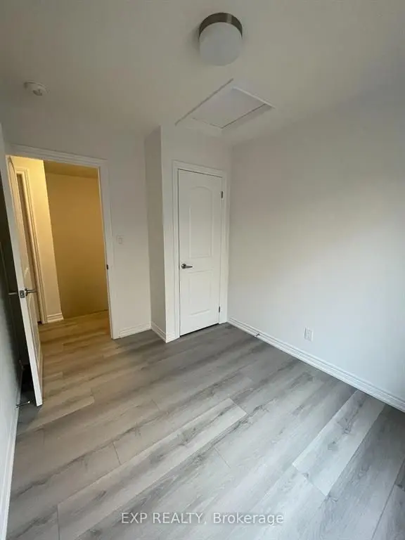 2001 Cameron Lott CRES, Oshawa, ON L1L 0S1